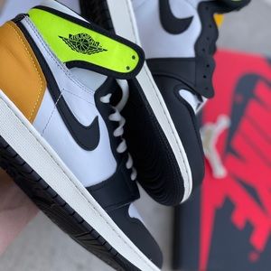 Jordan volt! Size 7!